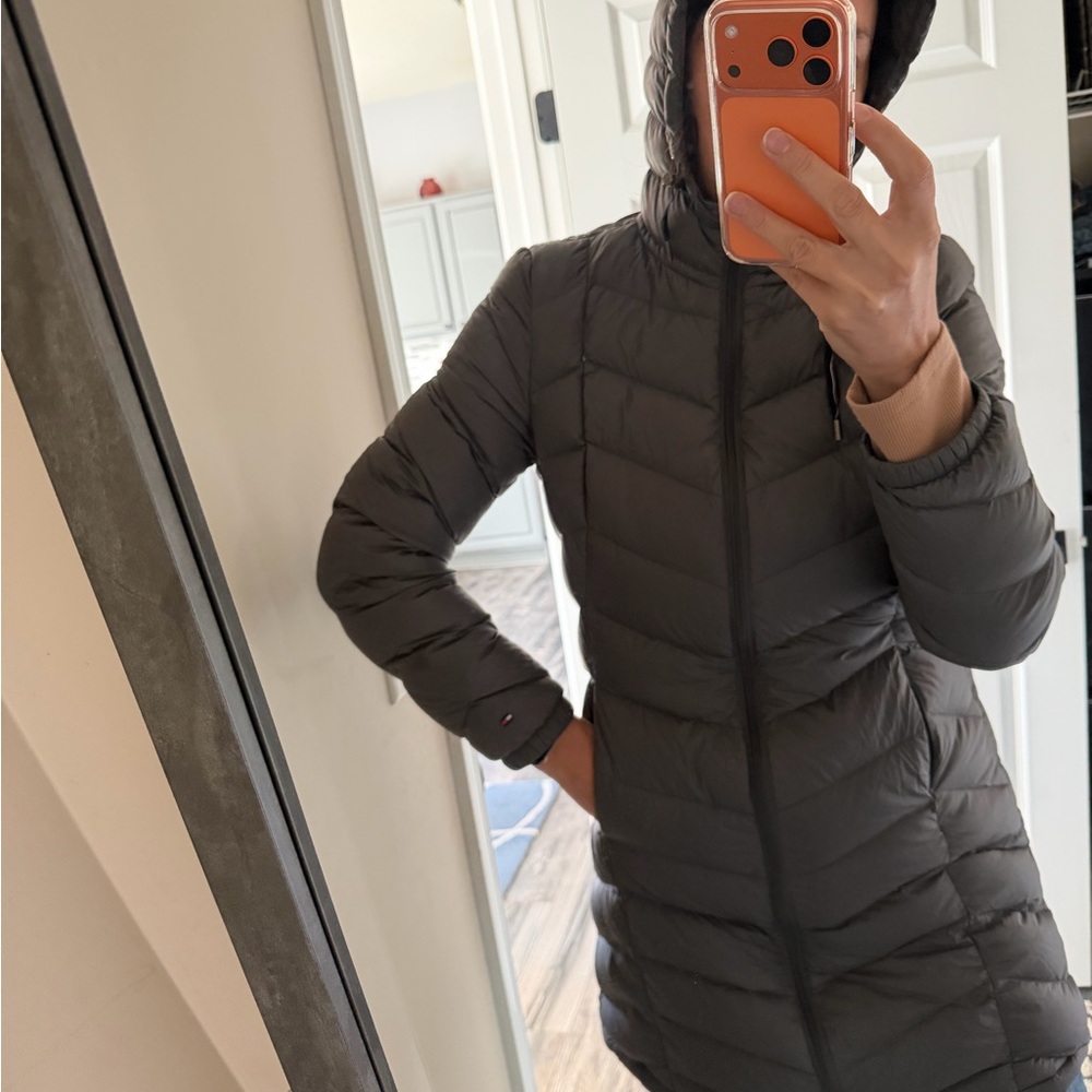 Tommy Hilfiger Women's Charcoal Puffer Jacket - Picture 3 of 7